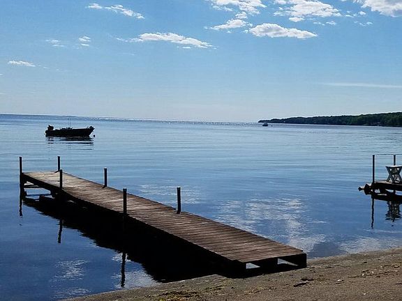 2nd image of 2332 Lakeshore Dr