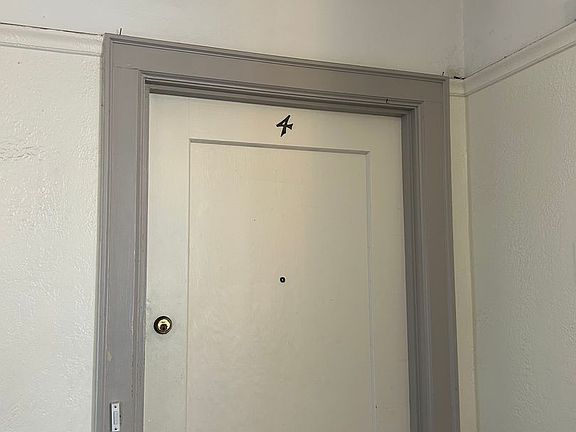 2nd image of 2825 Van Ness Ave APT 4