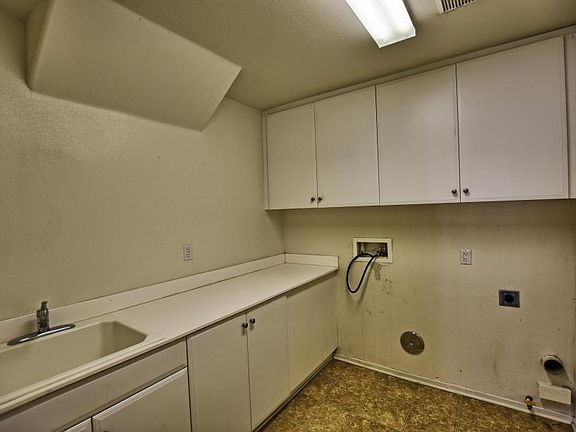 4th image of 44106 Raven Ln