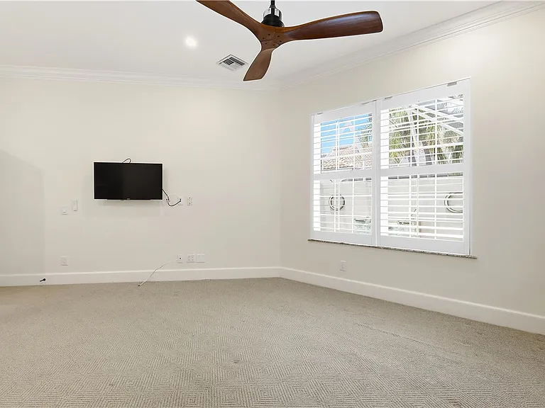 5545 E Harbor Village Dr — Photo 16