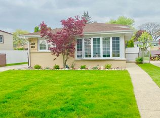 8930 N Merrill St, Niles, IL 60714