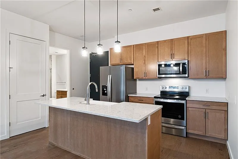 1 bed, 883 sqft, $2,500 — Photo 4