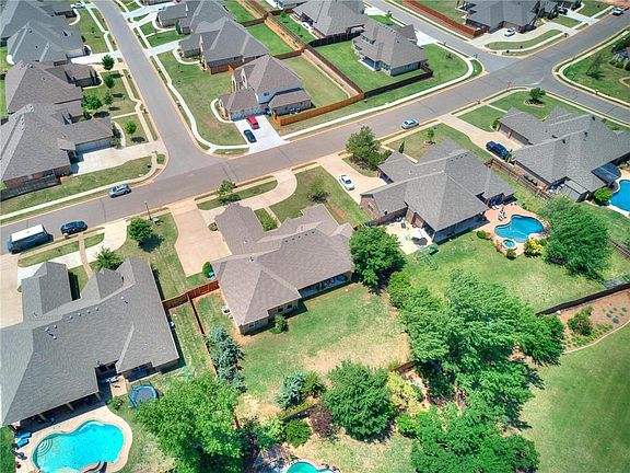 4th image of 1819 Thornbrooke Blvd