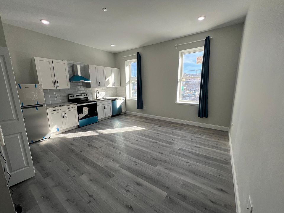 1st image of 106 S 42nd St #4