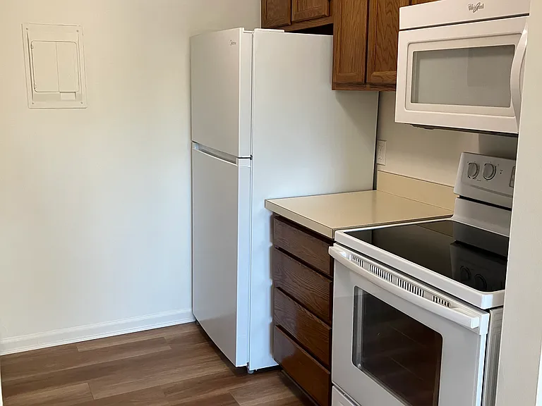 1265 S Maple Rd #207 — Photo 8