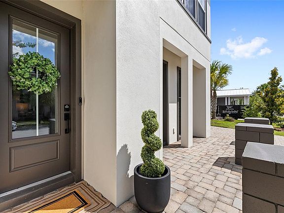 3rd image of 9542 Reymont St