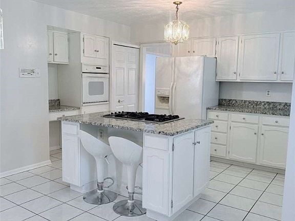 3rd image of 6344 Woodhawk Dr