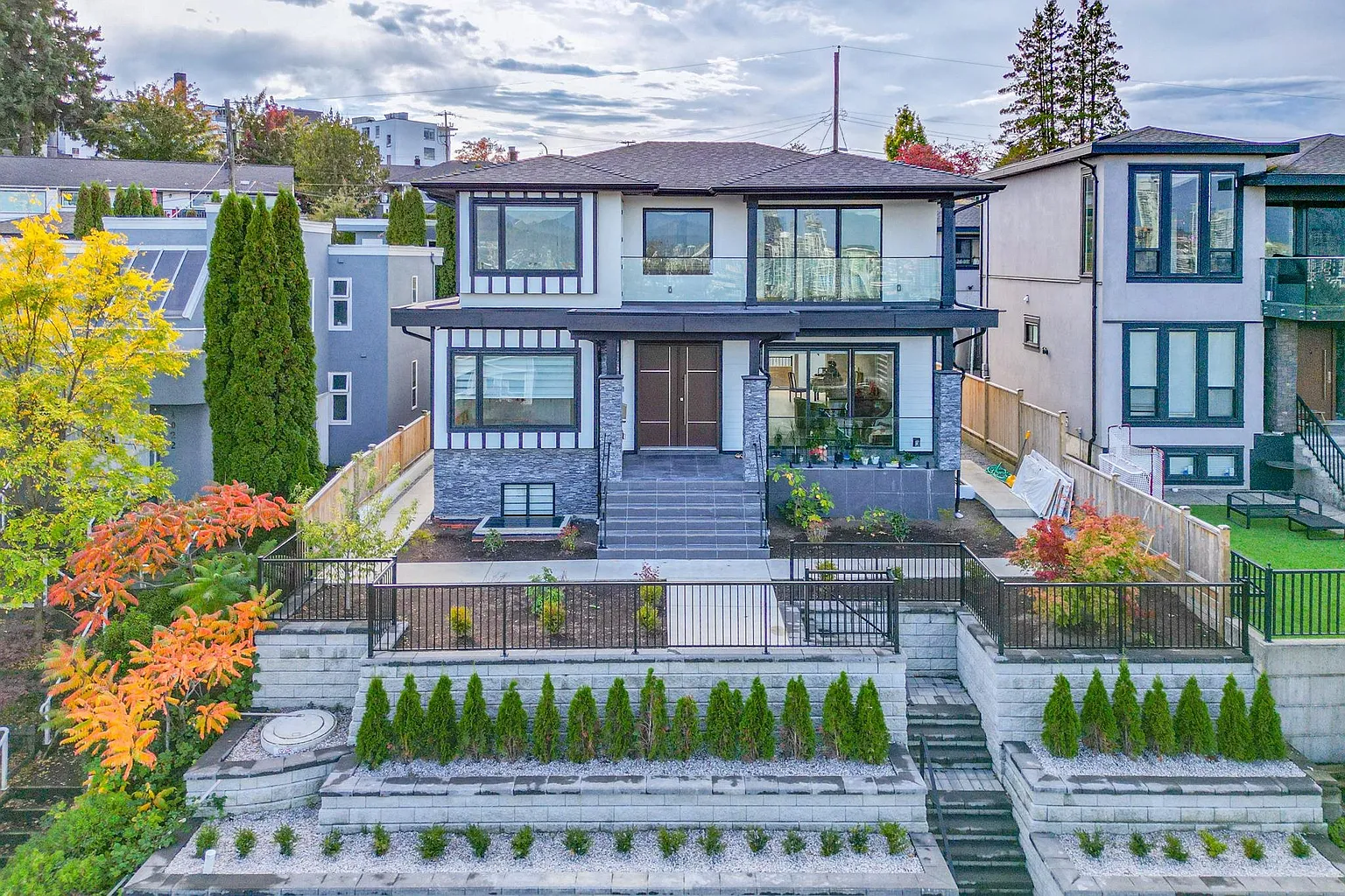 4018 Nithsdale St photo 1
