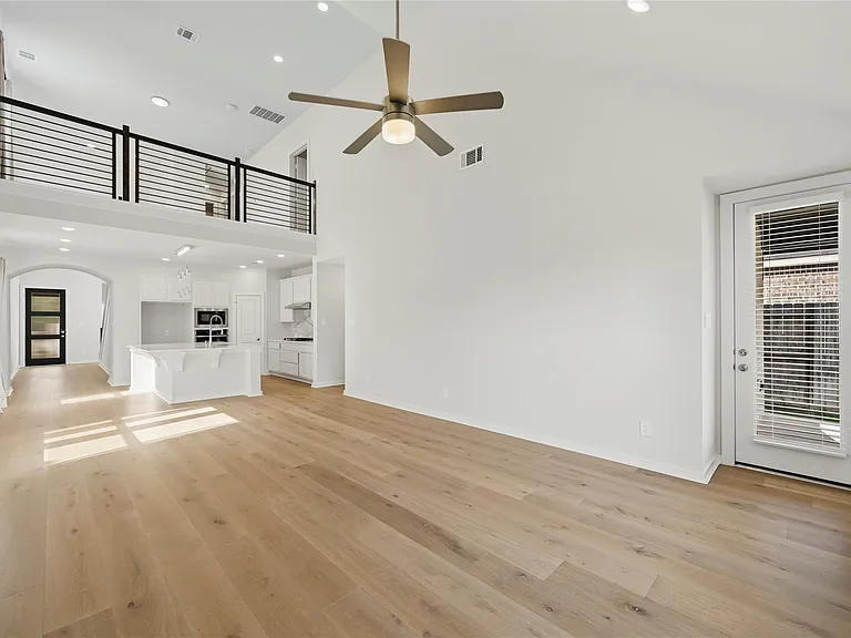 29821 Ellwood Ln — Photo 14