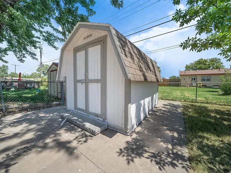 2620 S Fern Ave — Photo 14