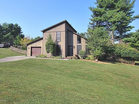 2nd image of 1224 Cambridge Dr