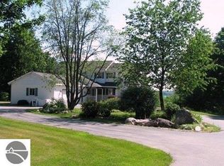 9580 Bluff Trl, Williamsburg, MI 49690