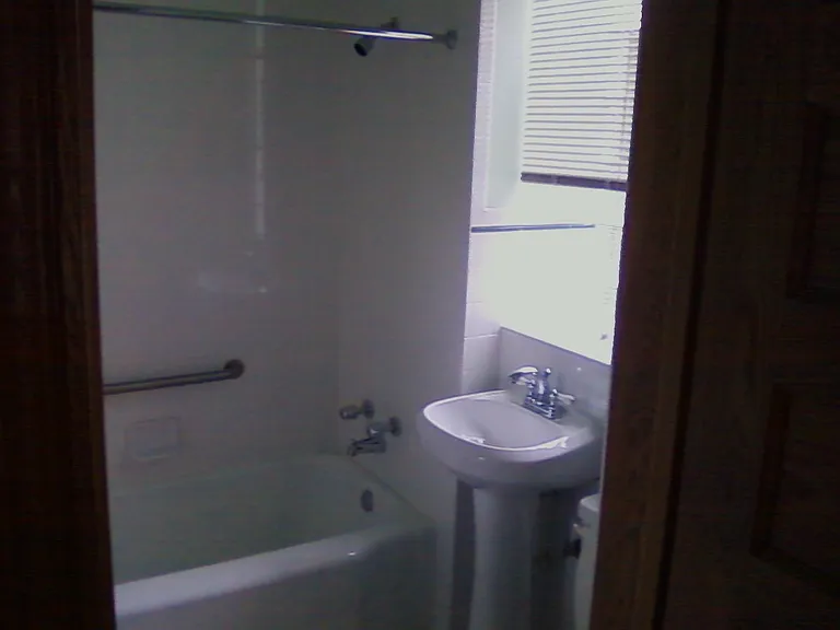 640 W 35th St #1 — Photo 5