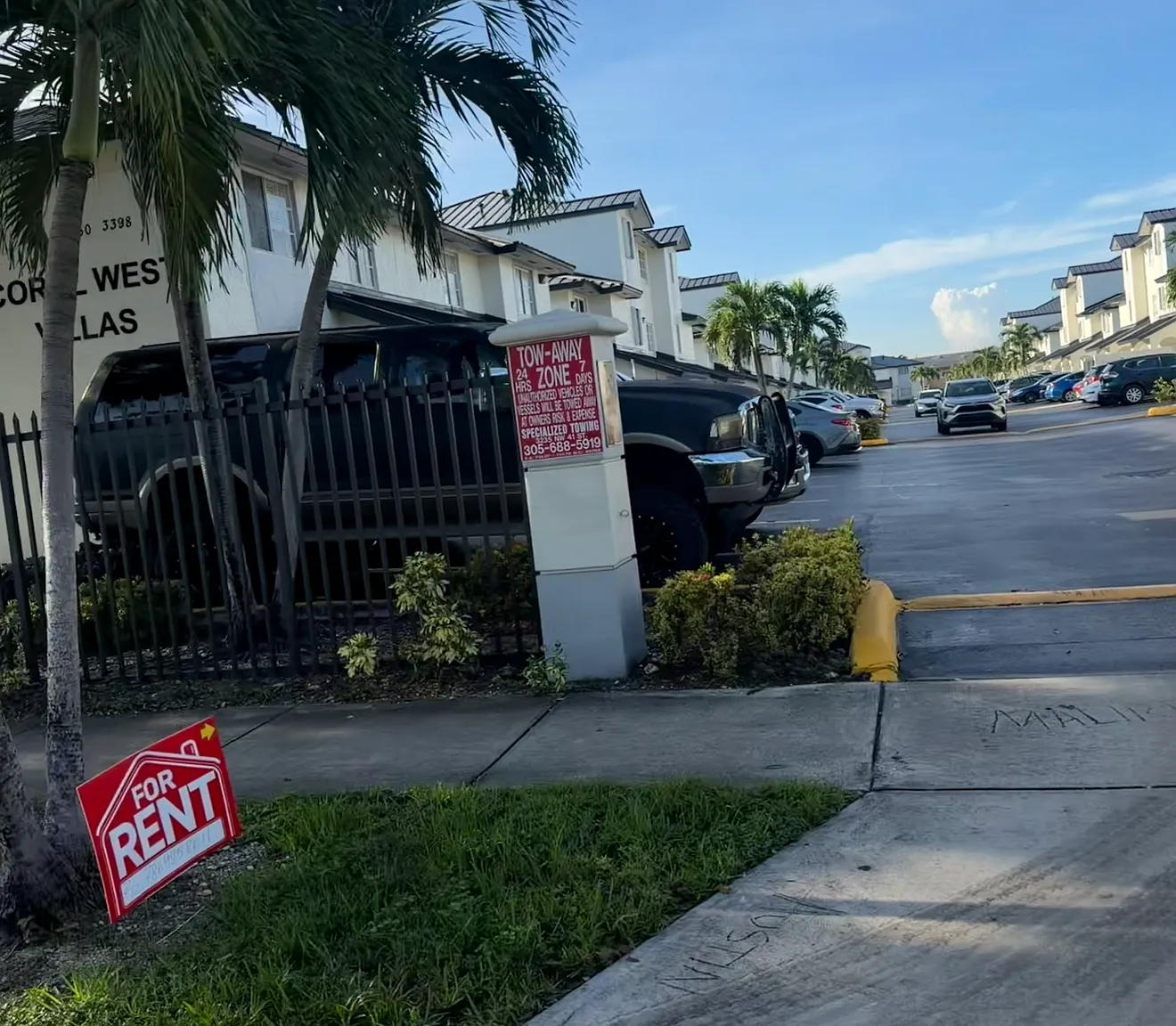 2 bed, 870 sqft, $2,200 — Photo 1