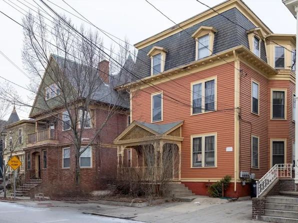 266 Knight St, Providence, RI 02909