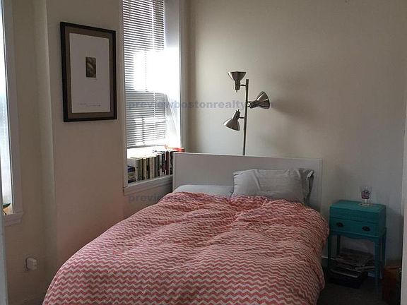 2nd image of 4 Davis Ave #Ad1c