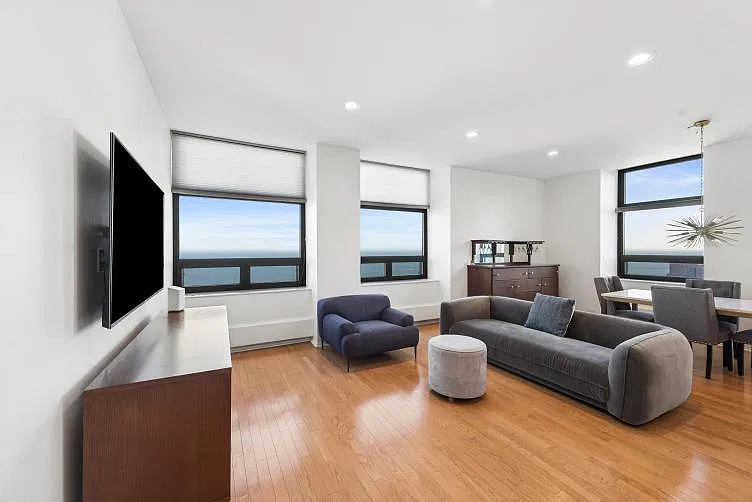 680 N Lake Shore Dr — Photo 2