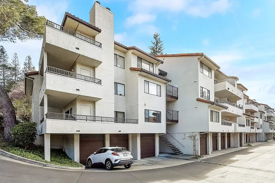 22135 Sevilla Rd APT 24 photo 1