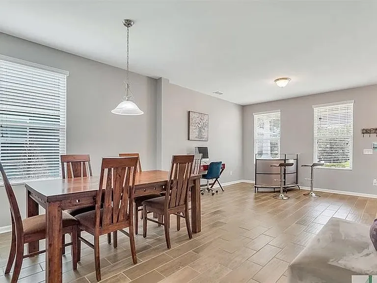 365 Southwilde Way — Photo 7