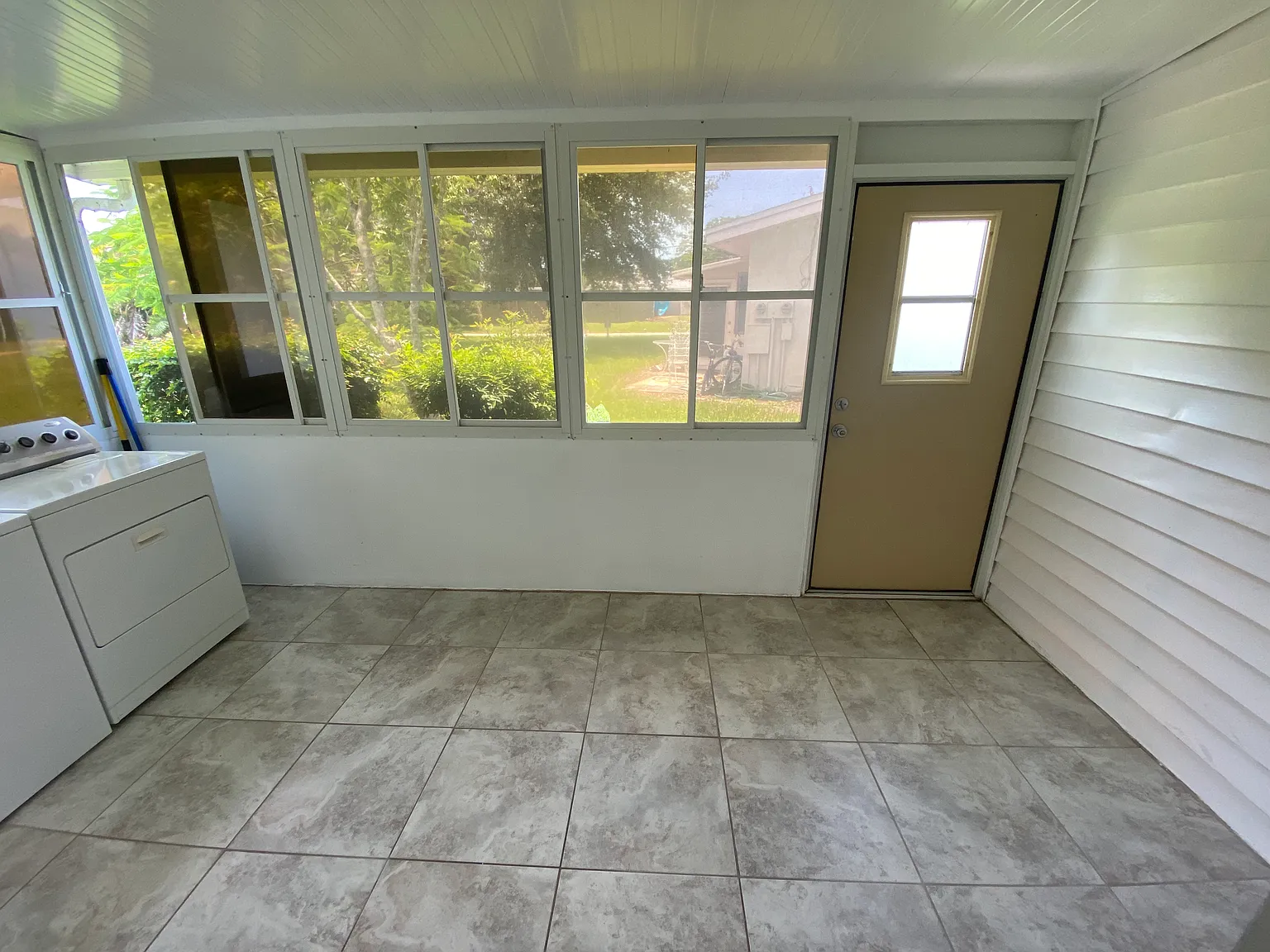 2 bed, 650 sqft, $1,340 — Photo 1