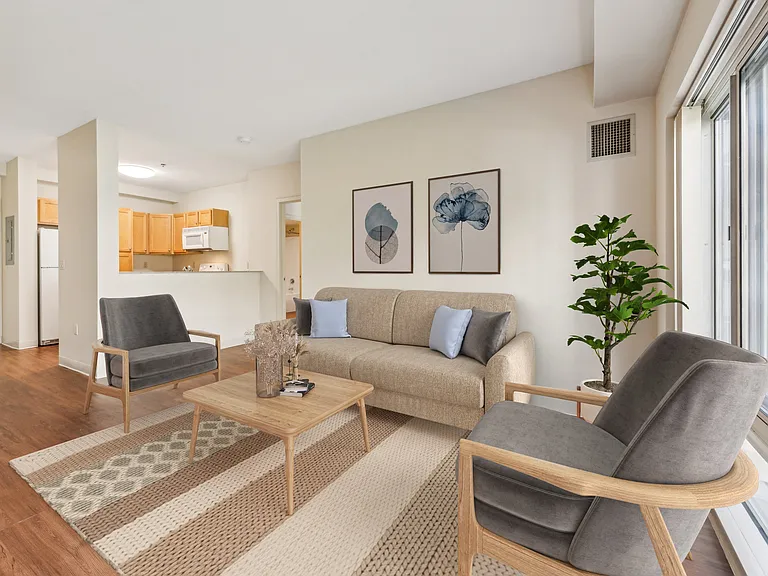 Residences at Manchester Place — Photo 7