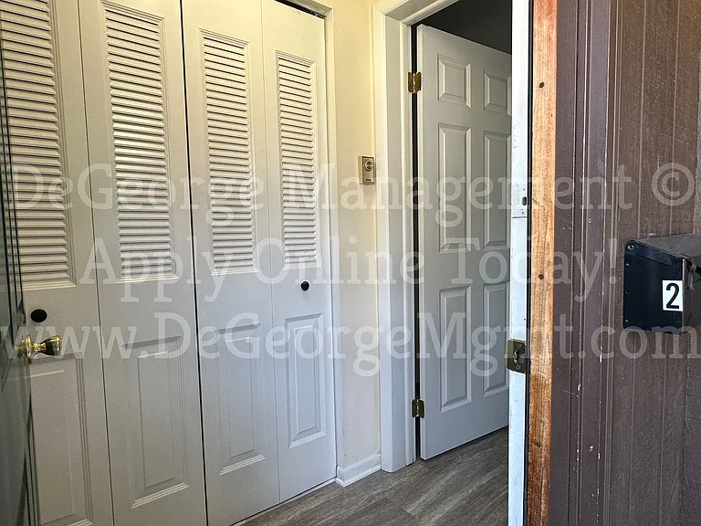 305 1/2 Madison St — Photo 6