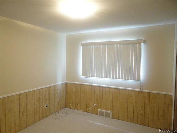 4th image of 3810 Hughes Dr