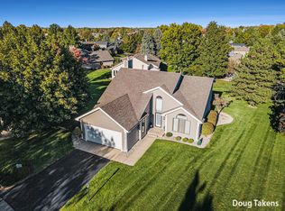 1729 Fountainview Ct SE, Caledonia, MI