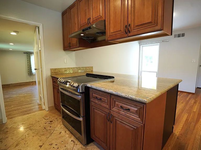 1185 Countess Ct — Photo 13
