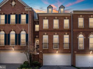 7119 Point Replete Cir, Fort Belvoir, VA 22060