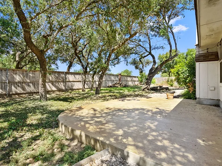 1514 Royce Ln — Photo 25