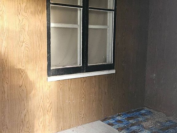 3rd image of 416 Garfield St S