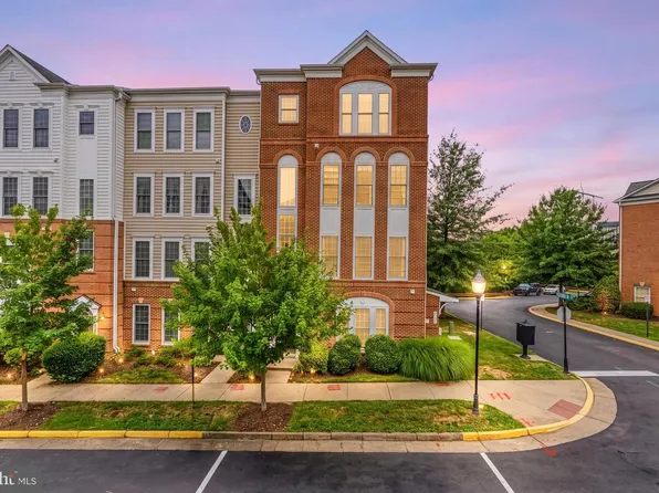 2361 Brookmoor Ln, Woodbridge, VA 22191