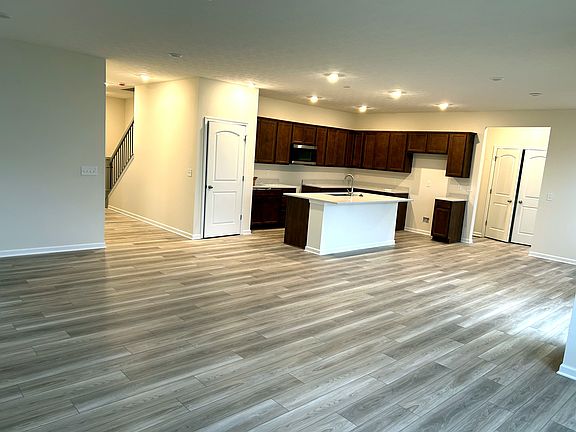 5th image of 6281 Amarena Dr
