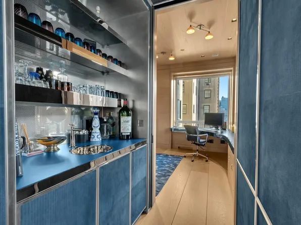 730 Park Avenue image 10 of 24