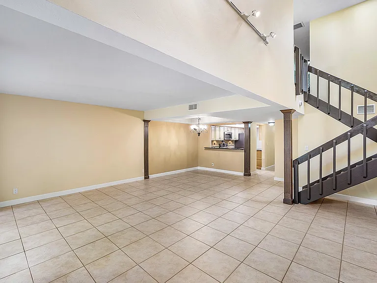 5664 Santiago Cir — Photo 9