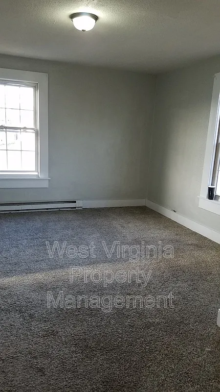 2 bed, 1.0 bath, 750 sqft, $995 — Photo 2