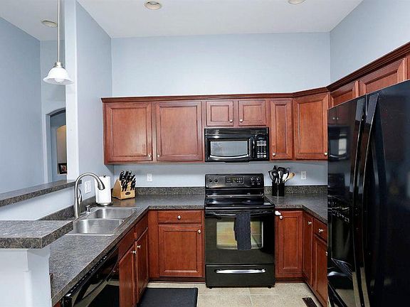 2nd image of 3016 New River Pl