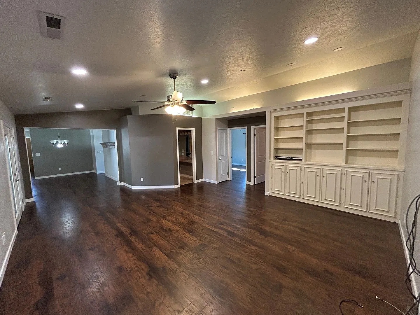 5 Bed, 2.5 Bath, 2 Car Garage Home For Rent With RV Parking — Photo 2