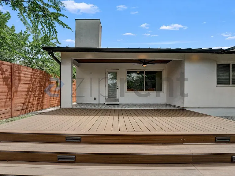 3600 Alexandria Dr — Photo 9