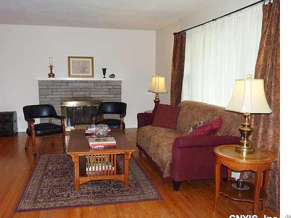 2nd image of 122 Margo Ln