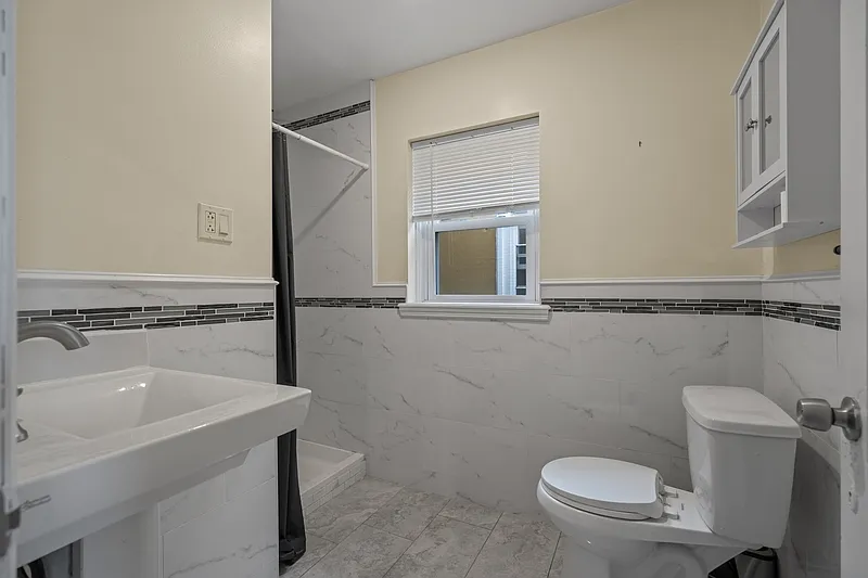 Studio, 1.0 bath, $1,200 — Photo 3