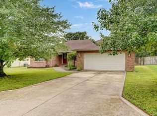 431 S Yellowwood Dr, Springfield, MO 65809