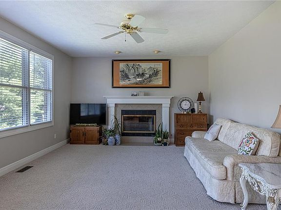 4th image of 6625 Leeds Cir