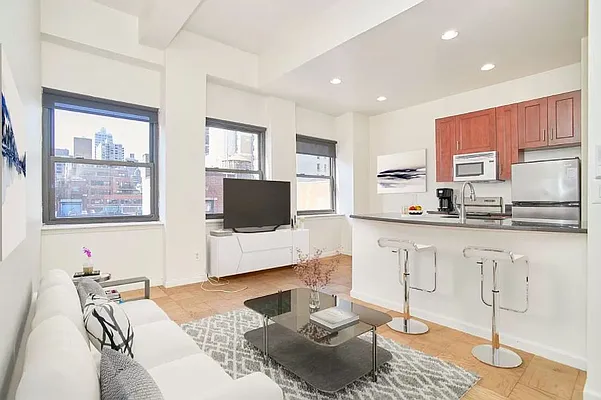 Rented by Mossanen Group | media 11