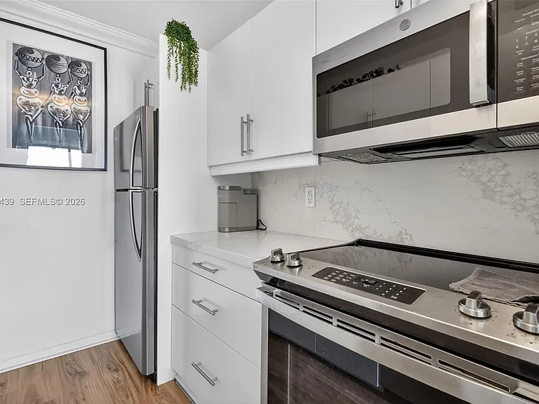 2350 NE 135th St #901 — Photo 6