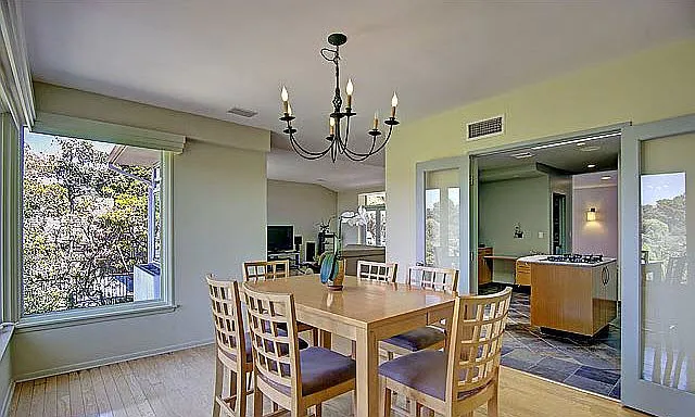 310 S Thurston Ave — Photo 6