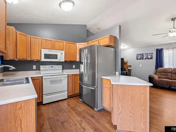 262 N 28th St, Ashland, NE 68003