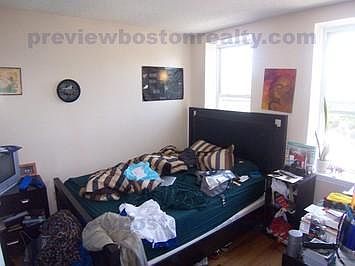 2nd image of 1415 Commonwealth Ave #T503