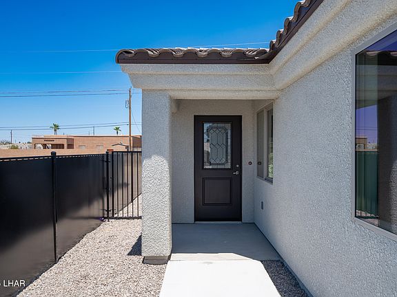 4th image of 3025 Palisades Dr #A